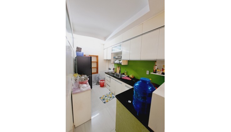 Hiếm Lạc Long Quân - Ngay Quận 11 - 4 tầng BTCT - 40m2 Sát MT
